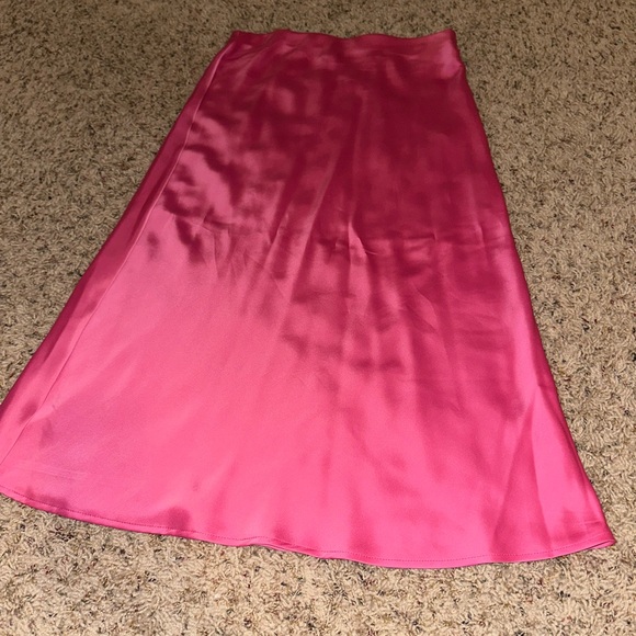 Hot pink Rachel Zoe skirt silky Maxi size 2 🩷 - Picture 3 of 5